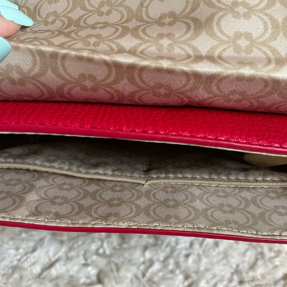 Red bag - Picture 7 of 13